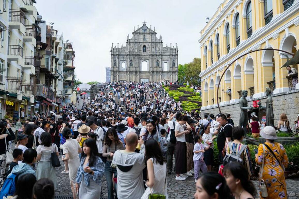 China expects 12 percent rise in daily cross-border trips during Dragon Boat Festival holiday