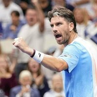 Cameron Norrie shocks No. 1 Carlos Alcaraz in Paris
