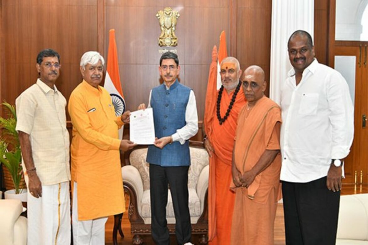VHP delegation calls on TN Governor RN Ravi, expresses concern on Sanatana Dharma row