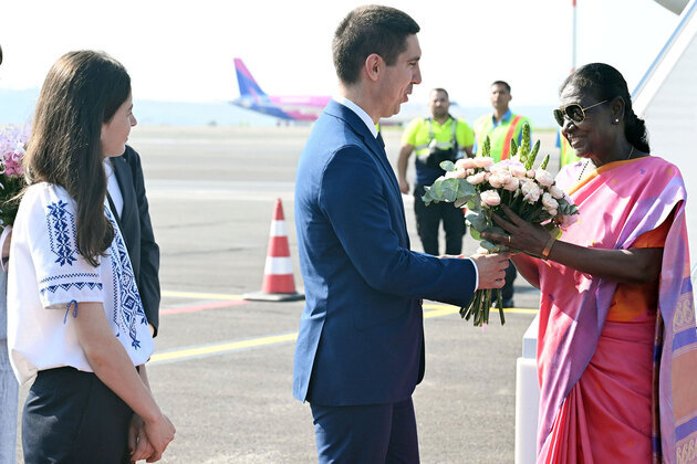 President Droupadi Murmu arrives in Moldova; begins historic three-nation European visit
