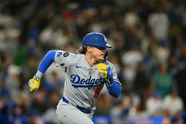 Enrique Hernandez's 9th-inning double gives Dodgers win over Mariners