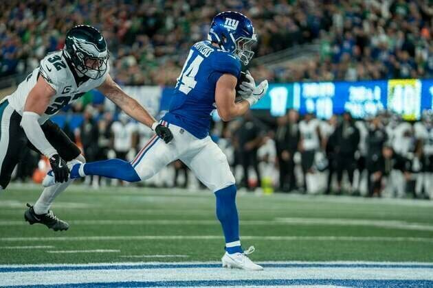Giants ride rookies Jaxson Dart, Cam Skattebo to rout of Eagles