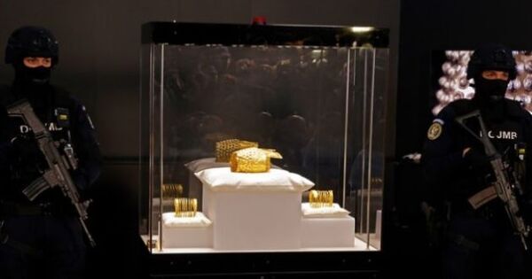 Golden helmet stolen from Dutch museum returned to Romania