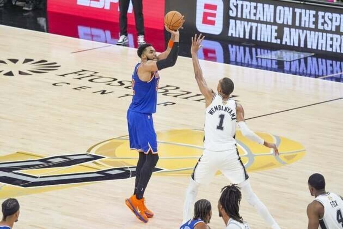 Jalen Brunson, Knicks eke out win, head home with 2-0 lead in Finals