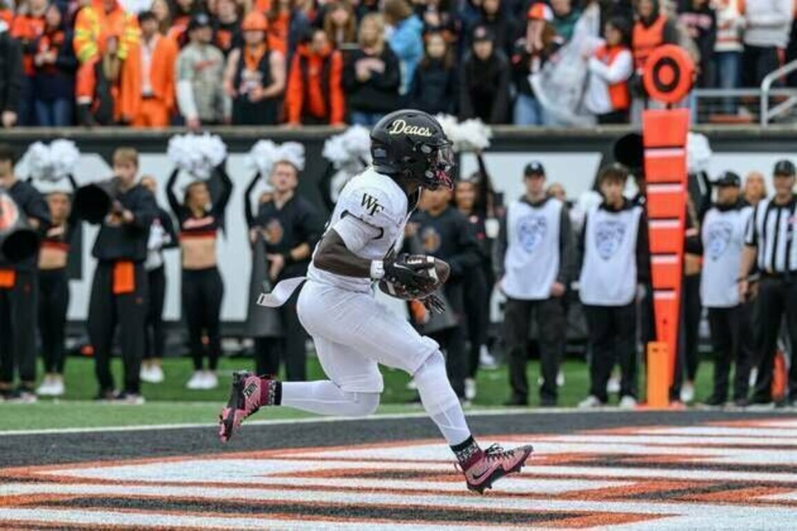 Chris Barnes hauls in 3 TDs as Wake Forest dominates Oregon State