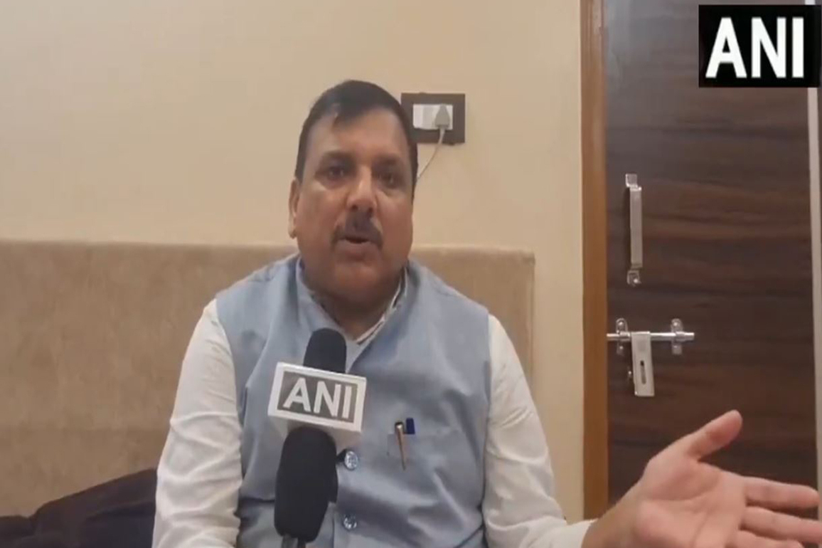 "PM Modi wears Italian glasses, Swiss watch, uses American phone, German car, yet talks Swadeshi": Sanjay Singh