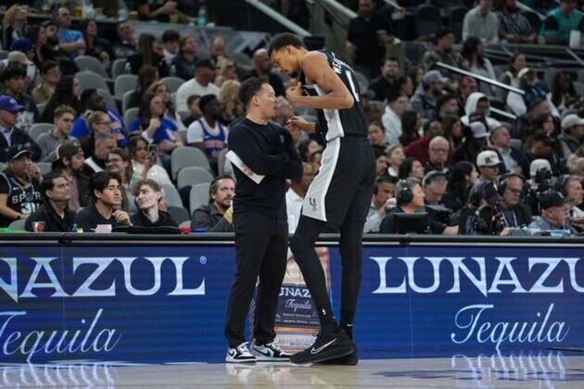 Victor Wembanyama unconcerned about knee as Spurs prep for Pacers