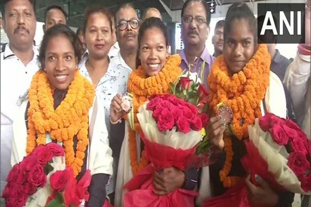 Indian women's hockey team receives warm welcome at Ranchi after successful CWG 2022 campaign