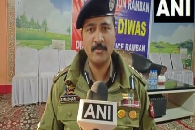 J-K: Forces in sensitive areas on eve of Holi, says DIG Shridhar