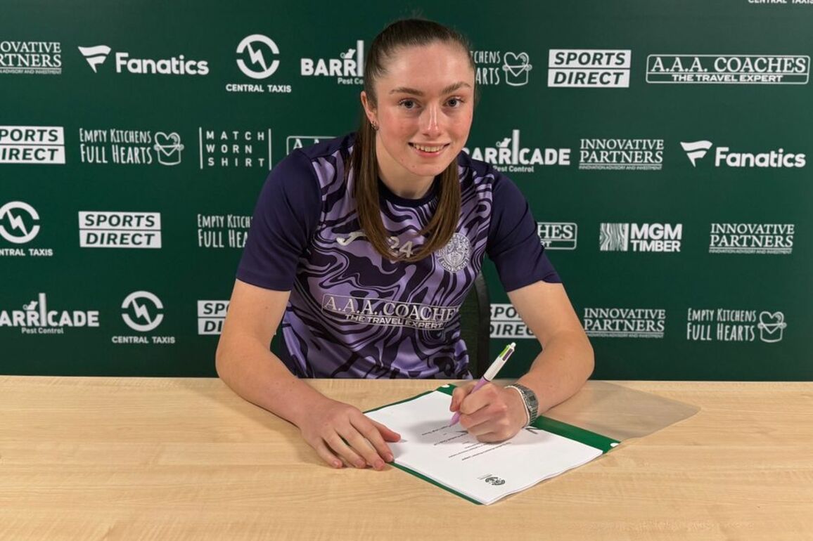 Hibernian FC - Tegan Bowie 'Very, Very Happy' To Stay At Hibs