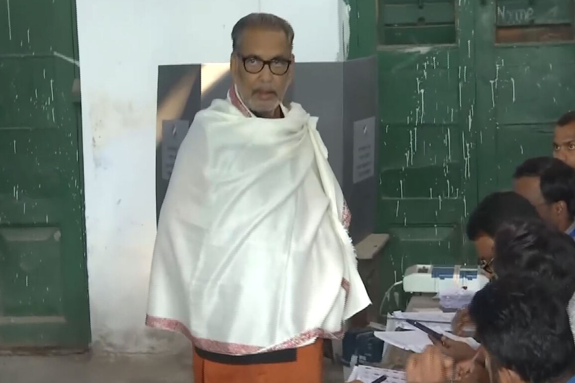 "Tejashwi Yadav won't form govt..." BJP MP Radha Mohan Singh