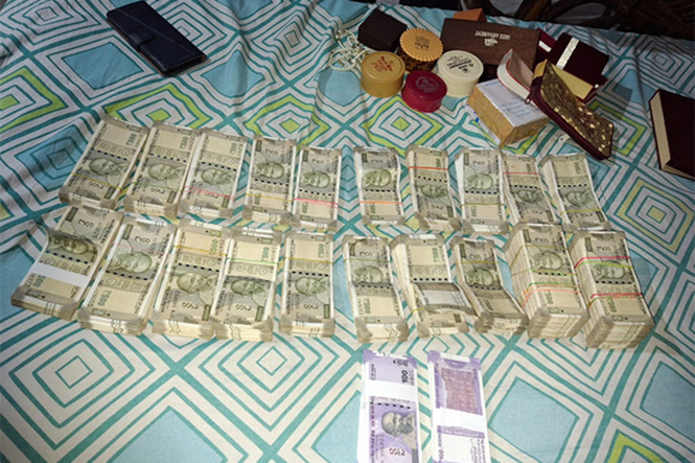 Odisha Vigilance intercepts Malkangiri Engineer with over Rs 15 lakh suspected to be bribe money