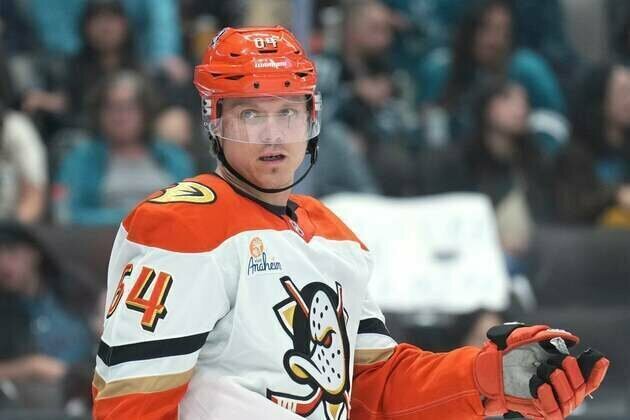Ducks finding success on road as Lightning struggle home and away