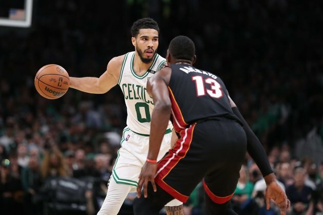 Celtics favored at Heat in pivotal Game 5