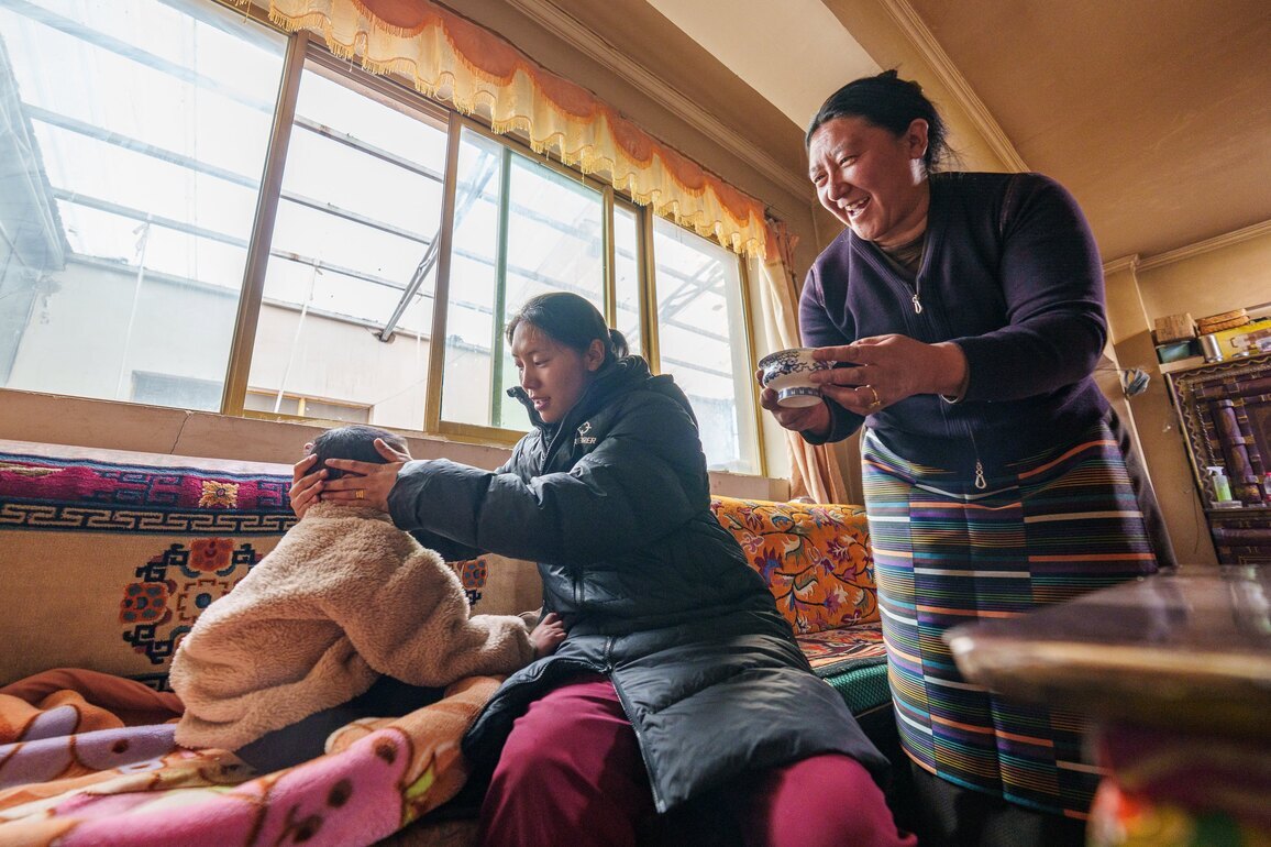 (InXizang) CHINA-XIZANG-TIBETAN HOSPITAL-DOCTOR (CN)