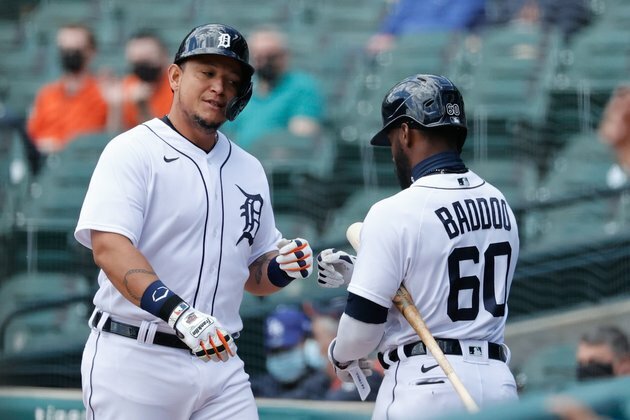 Cubs seeking offense as they take on streaking Tigers