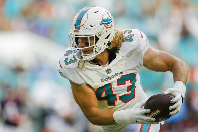 Report: Dolphins re-signing LB Andrew Van Ginkel