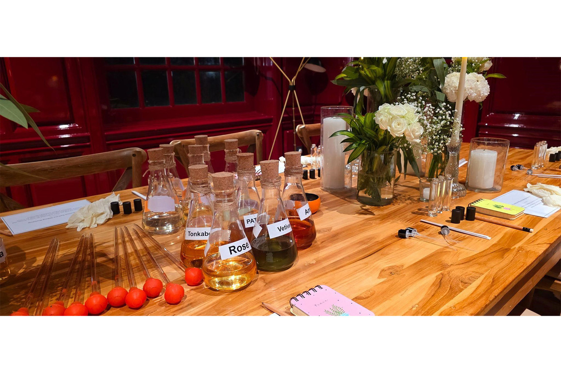 Oleuxe Redefines Experiential Luxury with Made-in-India Perfume Bar and Workshops for events