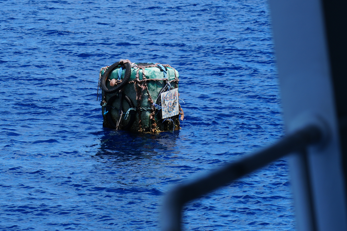 CHINA-SOUTH CHINA SEA-CHINA COAST GUARD-ILLEGAL FISH TRAPS (CN)