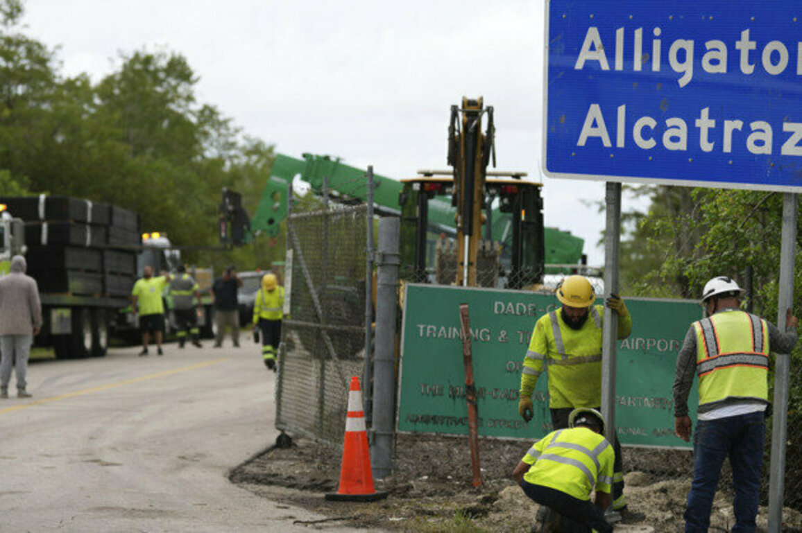 First immigrant detainees arrive at 'Alligator Alcatraz': reports