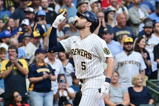 Brewers erupt again with 13 runs in win over Reds