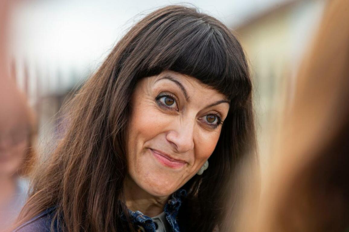 Federal election 2025- Fremantle independent Kate Hulett vows to rage against gas if she gets in