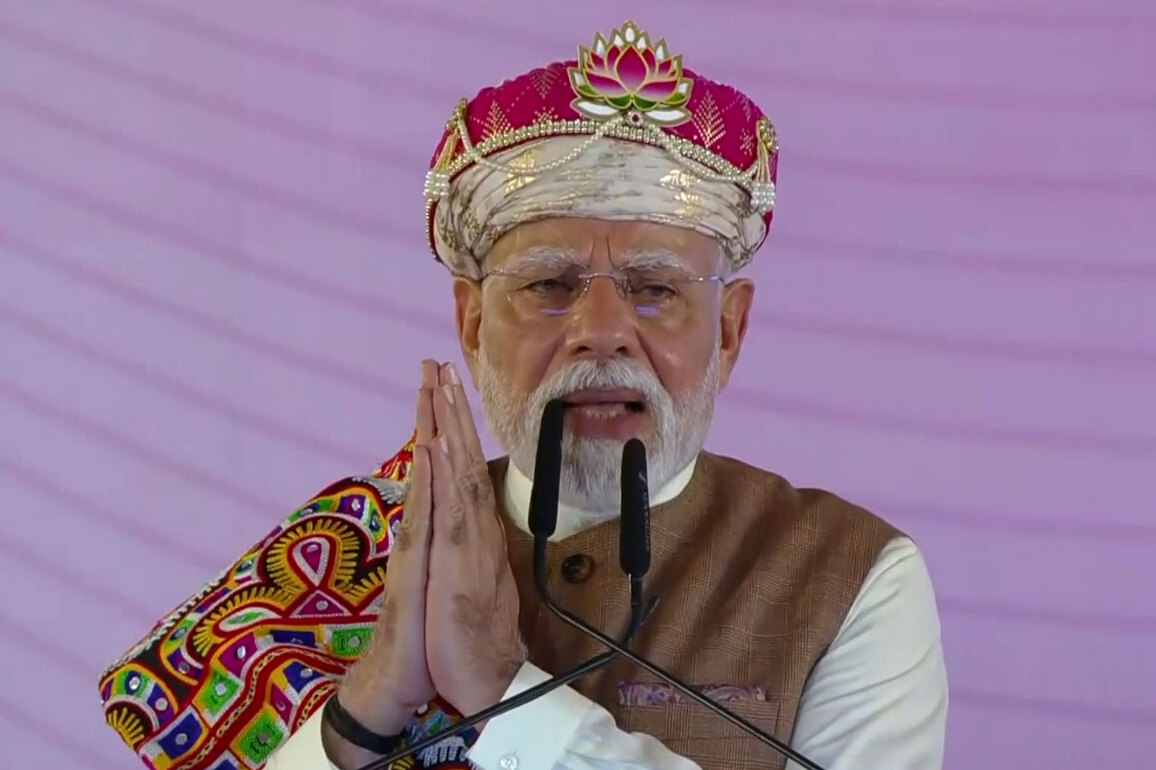 PM Modi inaugurates PM Mitra Park in MP, hails legacy of Maheshwari sarees