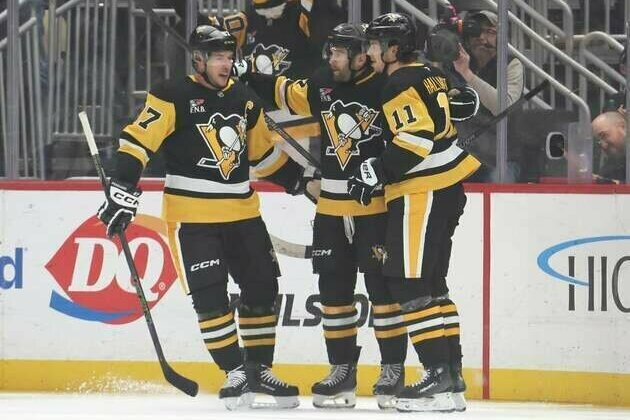 Penguins' Sidney Crosby scores 1,700th point in win vs. Blues