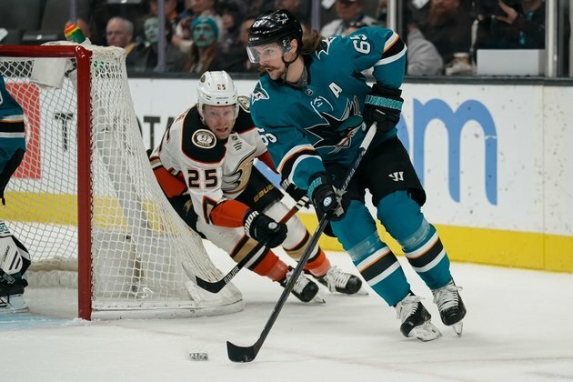 Marleau, Noesen tally twice as Sharks top Ducks