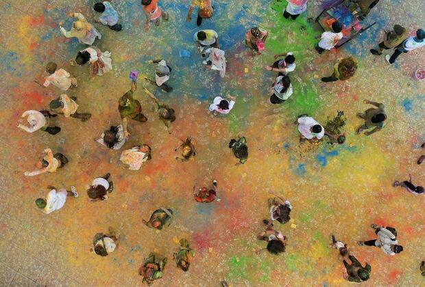 Asia Album: Festival of colors Holi celebrated in Indonesia