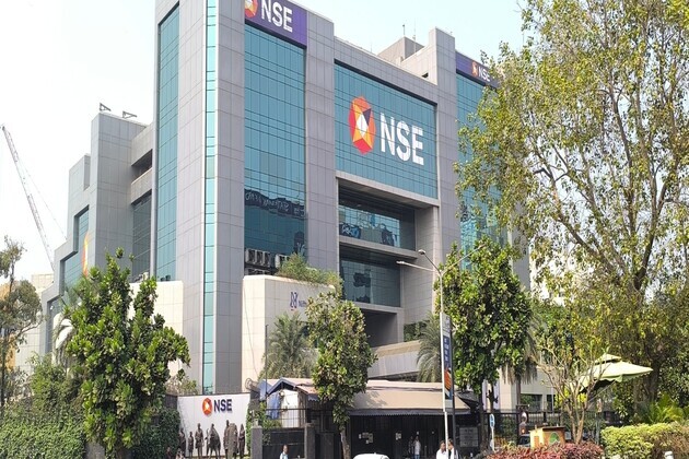 Bears dominate opening trade, Nifty down 109 pts; Sensex slips 356 pts amid crude concerns