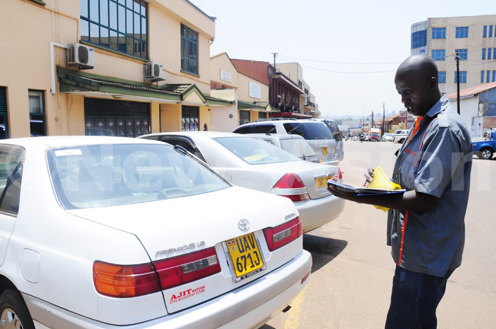  ultiples enforcement officer clamps suspected defaulters cars 