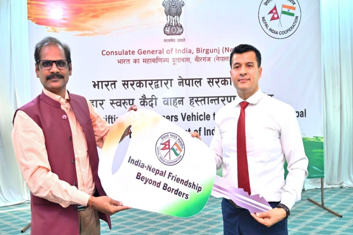 India gifts 10 prisoner carrier trucks to Nepal