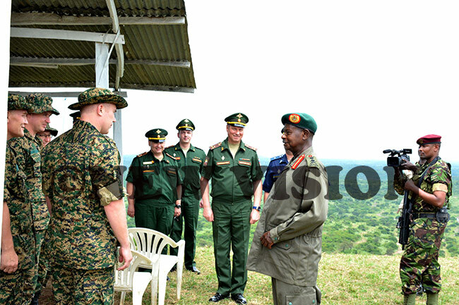  useveni talking to the ussian military experts at the function