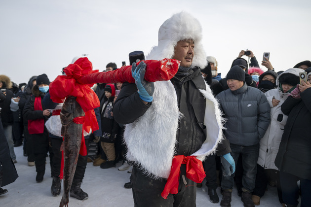 CHINA-HEILONGJIANG-RUSSIA-BOUNDARY LAKE-WINTER FISHING (CN)