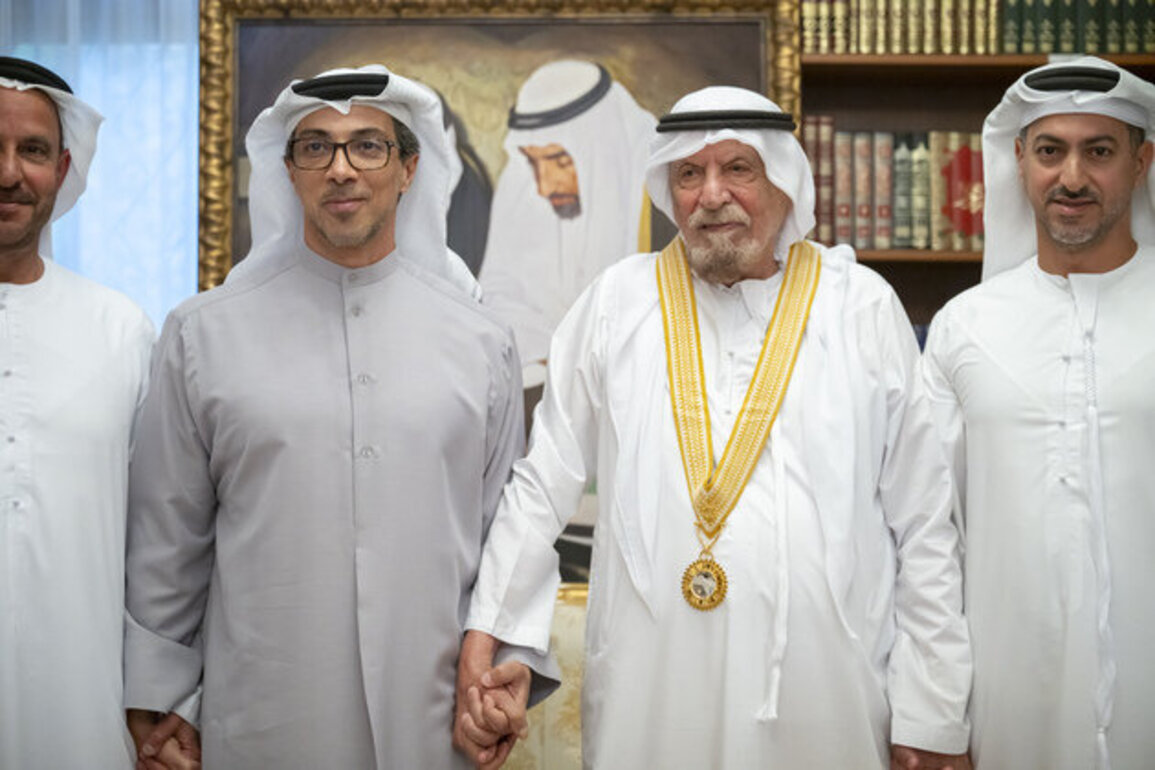 Mansour bin Zayed honours Ahmed Khalifa Al Suwaidi with UAE Order for Culture and Creativity