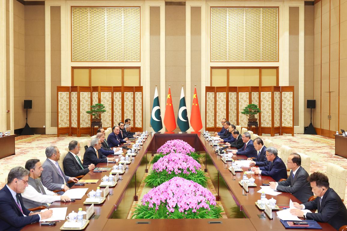 CHINA-BEIJING-LI QIANG-PAKISTANI PM-MEETING (CN)