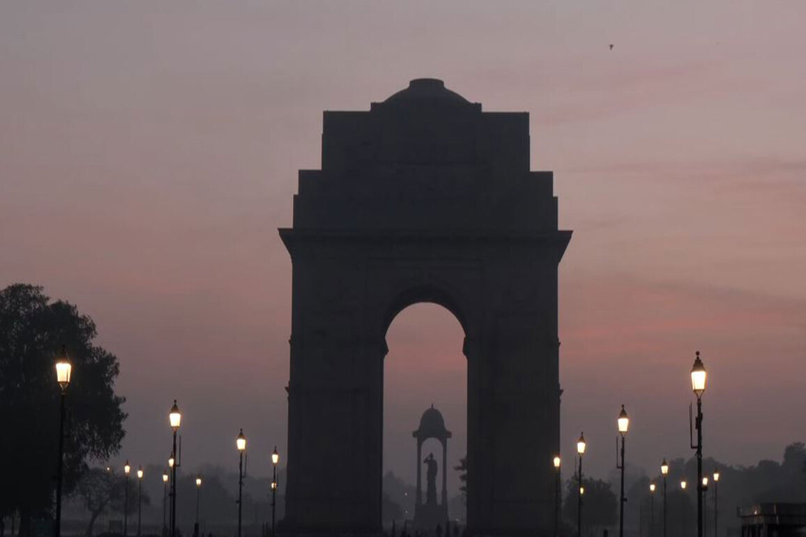 Delhi air quality dips as AQI rises to 159 this morning