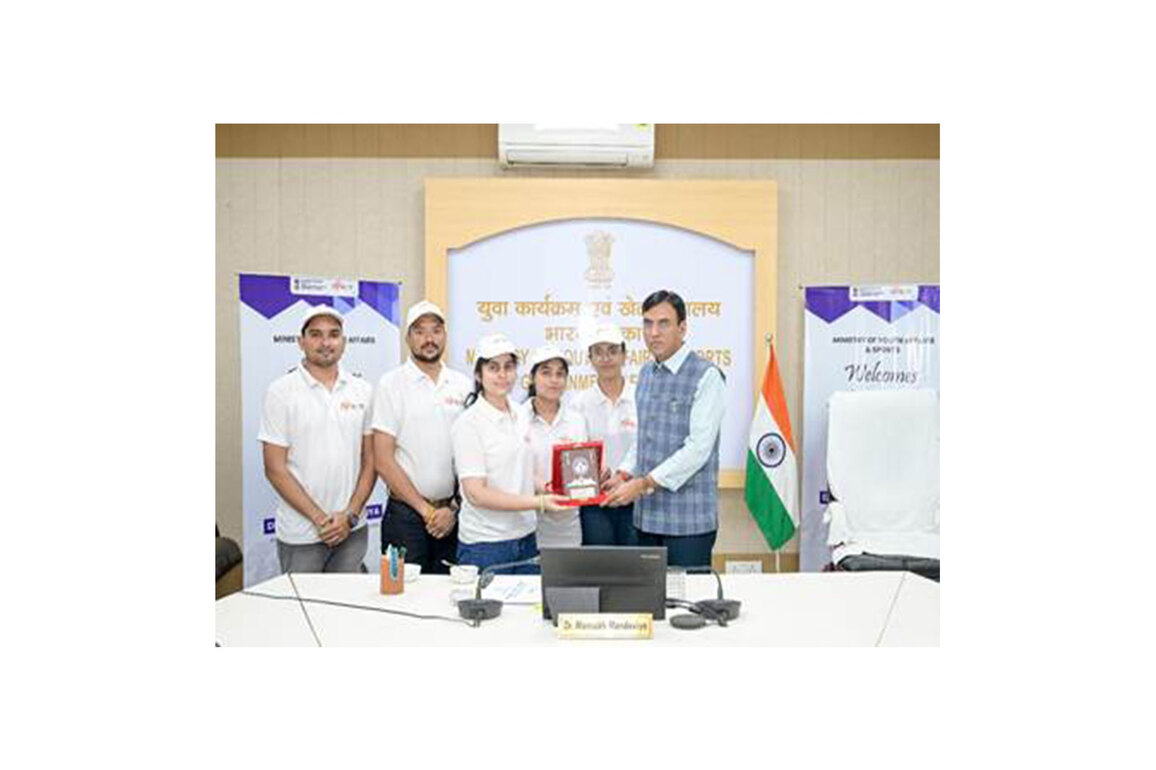 Union Minister Mansukh Mandaviya welcomes winners of MY Bharat National Flag Quiz