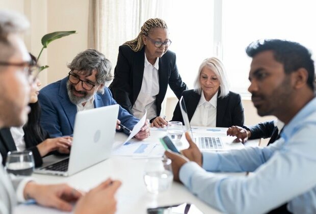 For Women, There&#039;s Never a Right Age to Lead, Survey Finds