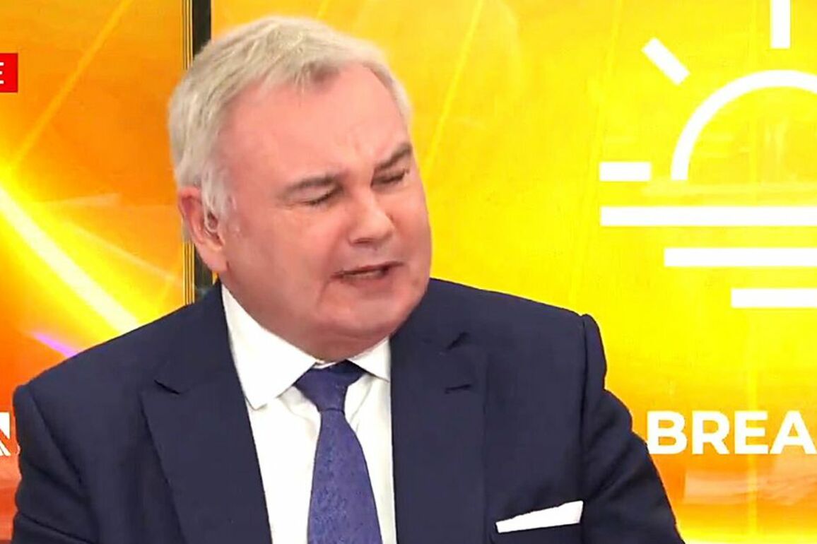 Eamonn Holmes says 'I can't see' as he struggles with GB News bulletin