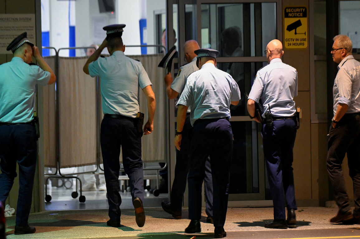 Death toll rises to 16, with 40 hospitalised after shooting targeting Jewish community in Australia's Bondi Beach