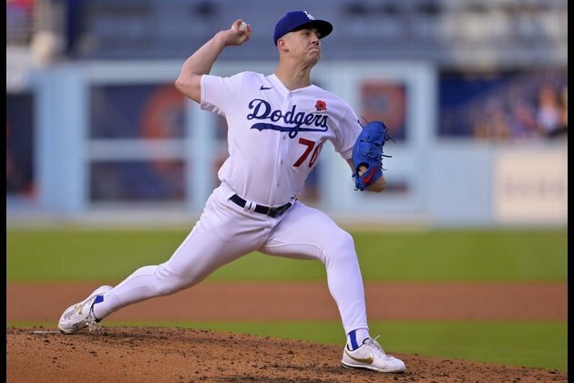 Six unearned runs send Dodgers past Nationals