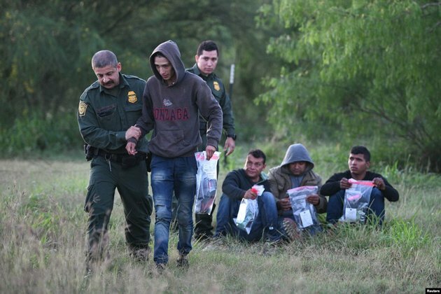 Trump Denies Plans to Fly Migrants From Border to Florida