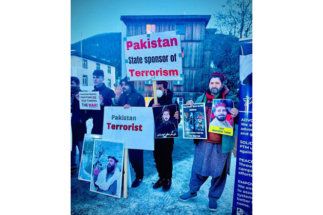 Davos: Pashtun group, human rights activists protest against Pakistan's atrocities