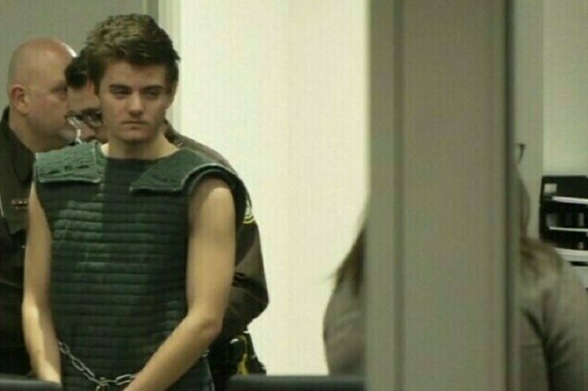 US teen plotted to kill Trump and flee to Ukraine  FBI
