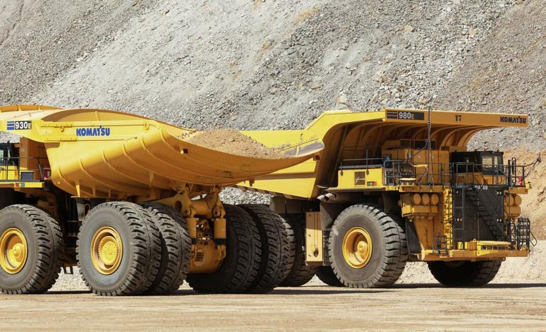 Komatsu 930E trucks