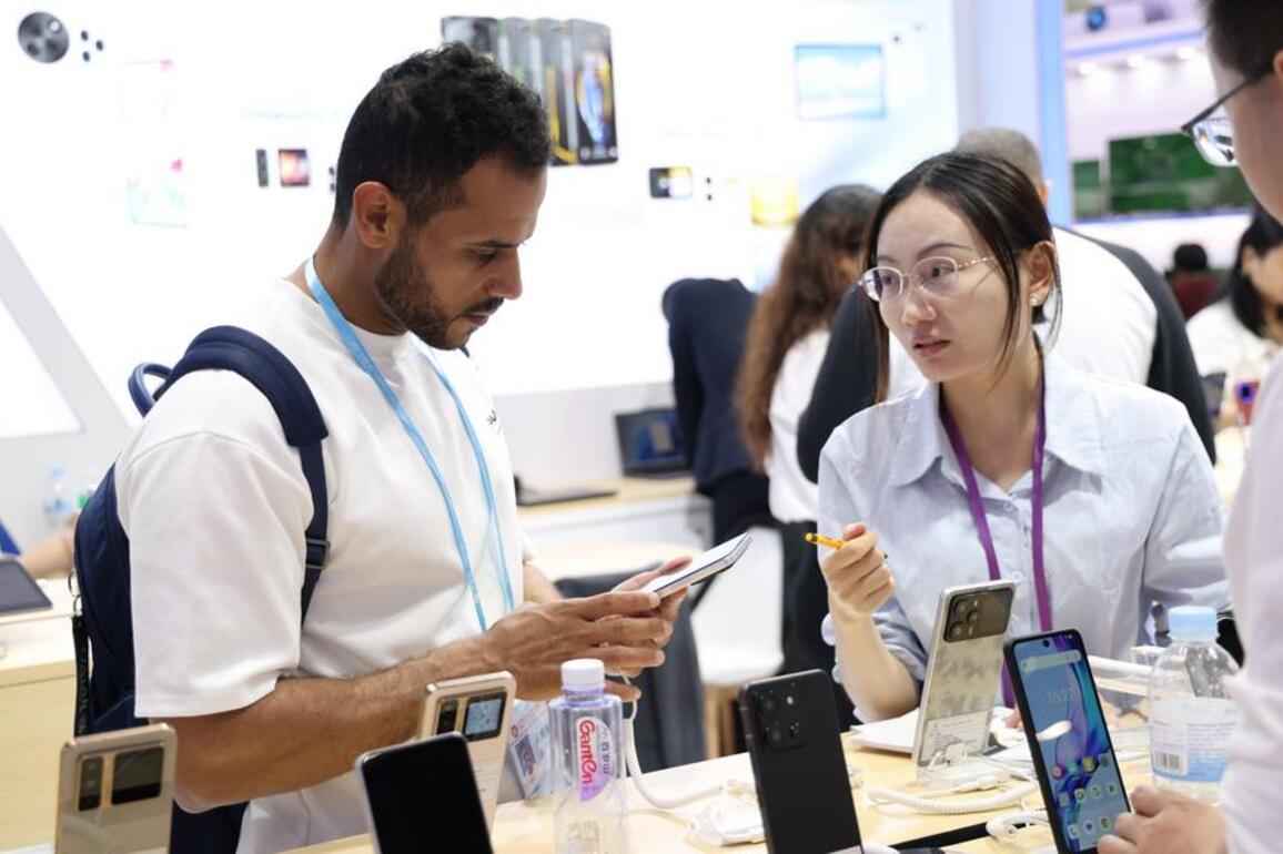 Update: Innovation, smart tech take center stage at 138th Canton Fair