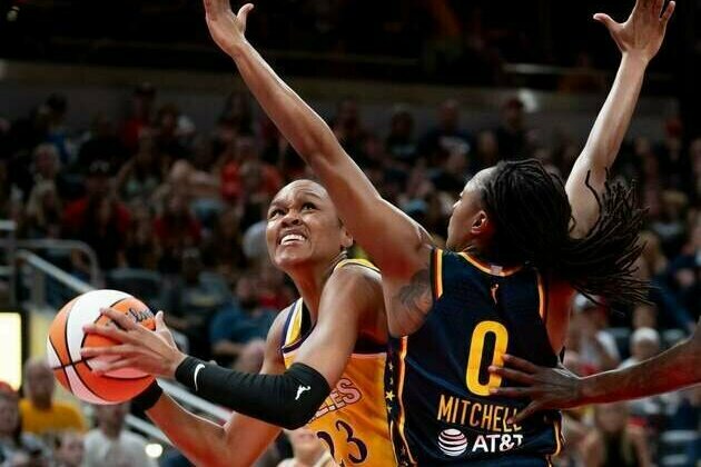 Late bucket, defensive stop help Sparks put away Fever