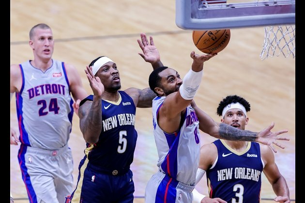 Pelicans outlast Pistons with big fourth quarter